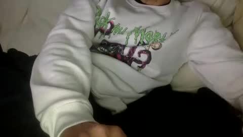 Snapshot of fernancanary chatting on 12-21-25, 05:03 fernancanary online show from 12-21-25, 05:03