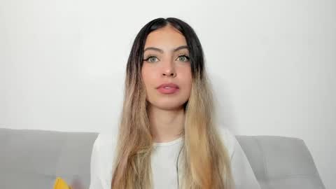 fernanda  online show from 05-12-26, 03:20