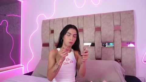 fernanda_thail_ online show from 04-14-26, 07:31