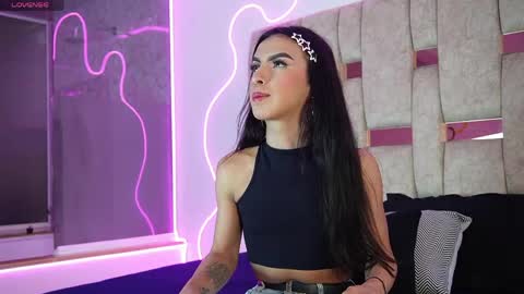 fernanda_thail_ online show from 04-26-26, 07:44