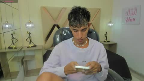 FER PHOENIX online show from 10-08-25, 03:04