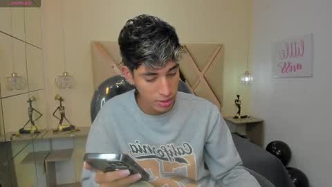 FER PHOENIX online show from 10-22-25, 03:07