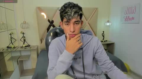 FER PHOENIX online show from 10-28-25, 03:32