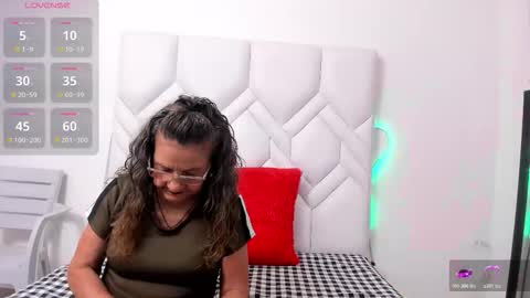 Snapshot of ferrimature chatting on 10-22-25, 09:14 Marcela online show from 10-22-25, 09:14