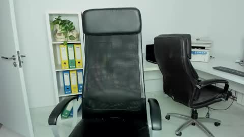 Snapshot of fetish_life chatting on 12-09-24, 02:28 fetish_life online show from 12-09-24, 02:28