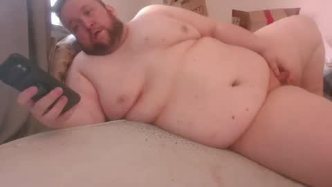 Snapshot of fettebifotze28h chatting on 04-18-26, 08:18 Cow Sow online show from 04-18-26, 08:18