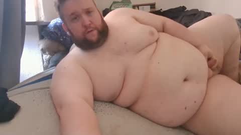 Snapshot of fettebifotze28h chatting on 04-25-26, 10:18 Cow Sow online show from 04-25-26, 10:18
