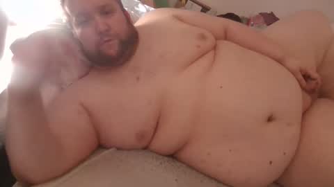 Snapshot of fettebifotze28h chatting on 05-09-26, 03:06 Cow Sow online show from 05-09-26, 03:06