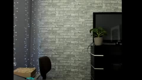 Snapshot of fey_bb chatting on 05-15-26, 10:00 Milana online show from 05-15-26, 10:00