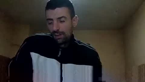 Snapshot of fffjj021 chatting on 12-17-24, 05:07 Raised in 90s online show from 12-17-24, 05:07