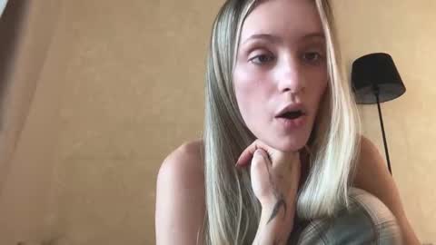 Lisa online show from 09-19-25, 09:32