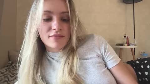 Lisa online show from 09-21-25, 09:00