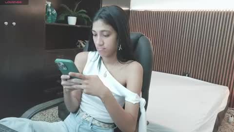 Snapshot of ffreyja_ chatting on 04-25-26, 11:35 Freyja online show from 04-25-26, 11:35
