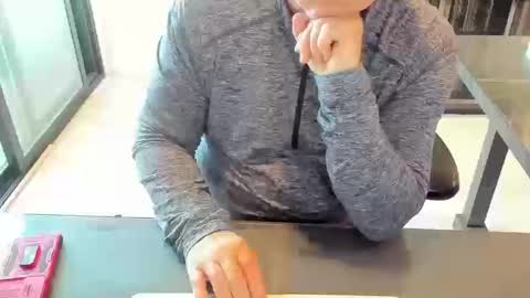 Snapshot of fhetzl chatting on 10-11-25, 12:10 fhetzl online show from 10-11-25, 12:10