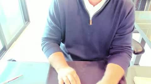 Snapshot of fhetzl chatting on 10-30-25, 10:21 fhetzl online show from 10-30-25, 10:21