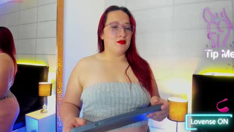 Snapshot of fieryluciana chatting on 10-01-25, 04:29 Luciana online show from 10-01-25, 04:29