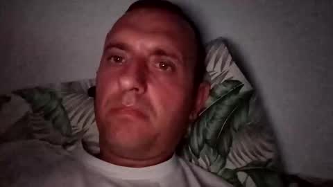 Snapshot of figonik chatting on 10-26-25, 07:53 Nick online show from 10-26-25, 07:53