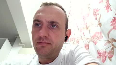 Snapshot of figonik chatting on 10-28-25, 06:06 Nick online show from 10-28-25, 06:06