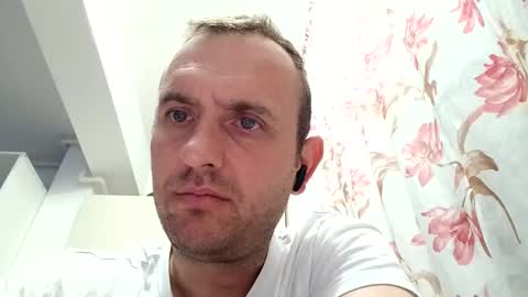 Snapshot of figonik chatting on 10-31-25, 05:41 Nick online show from 10-31-25, 05:41