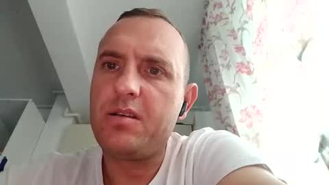 Snapshot of figonik chatting on 11-17-25, 06:08 Nick online show from 11-17-25, 06:08