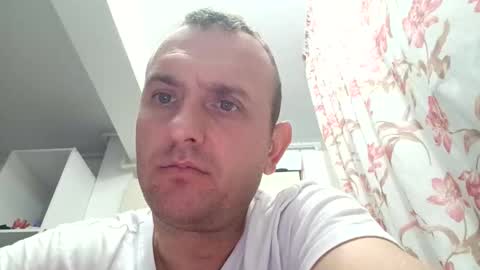 Snapshot of figonik chatting on 11-25-25, 06:02 Nick online show from 11-25-25, 06:02