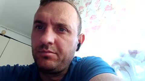 Snapshot of figonik chatting on 02-11-26, 02:33 Nick online show from 02-11-26, 02:33