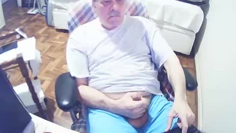 Snapshot of filhober chatting on 12-12-24, 03:32 filhober online show from 12-12-24, 03:32