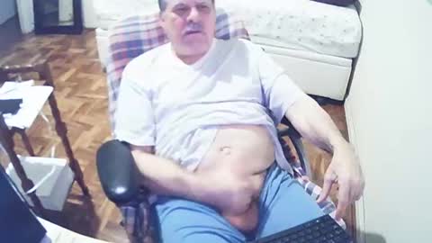 Snapshot of filhober chatting on 12-14-24, 02:56 filhober online show from 12-14-24, 02:56