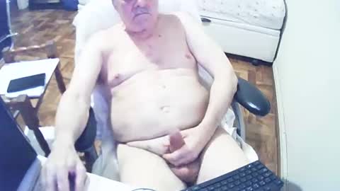 Snapshot of filhober chatting on 12-27-24, 01:22 filhober online show from 12-27-24, 01:22