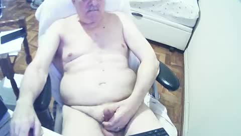 Snapshot of filhober chatting on 02-26-25, 06:11 filhober online show from 02-26-25, 06:11