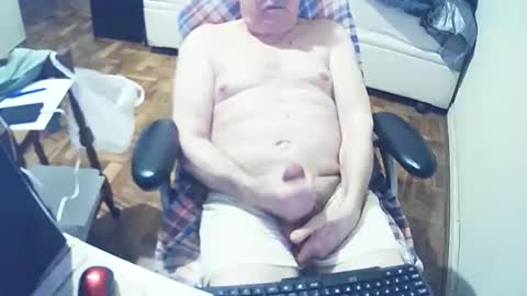 Snapshot of filhober chatting on 10-17-25, 12:36 filhober online show from 10-17-25, 12:36