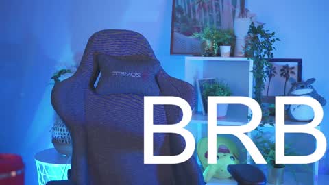 Snapshot of filipinaadams chatting on 01-10-25, 11:11 cap and Lana  online show from 01-10-25, 11:11