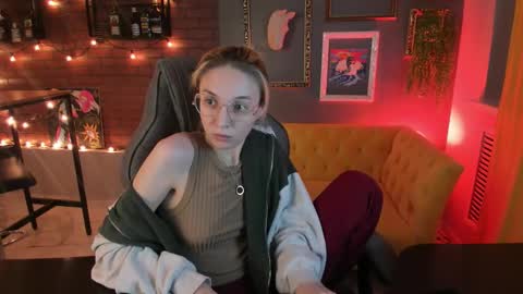 Snapshot of filipinaadams chatting on 09-08-25, 08:19 cap and Lana  online show from 09-08-25, 08:19