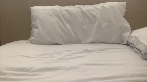 filouxx70 online show from 04-08-26, 06:30