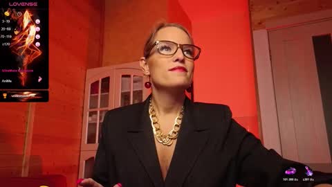 Lady online show from 11-28-25, 11:18