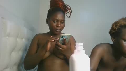 Snapshot of fine_melanie chatting on 11-05-25, 11:16 melanie online show from 11-05-25, 11:16