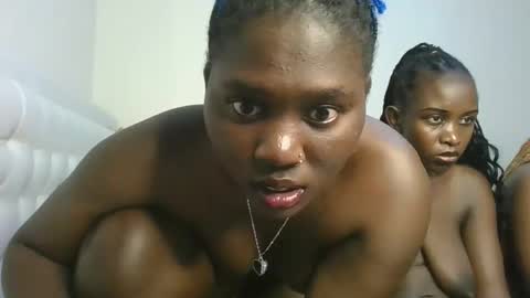 Snapshot of fine_melanie chatting on 11-20-25, 04:29 melanie online show from 11-20-25, 04:29