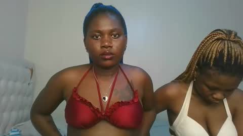 Snapshot of fine_melanie chatting on 12-04-25, 01:04 melanie online show from 12-04-25, 01:04