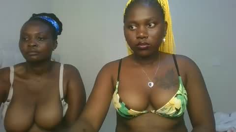 Snapshot of fine_melanie chatting on 12-18-25, 12:49 melanie online show from 12-18-25, 12:49