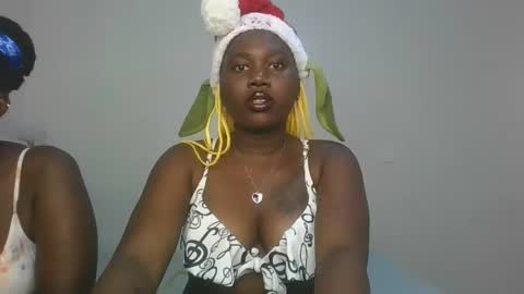 Snapshot of fine_melanie chatting on 12-19-25, 09:05 melanie online show from 12-19-25, 09:05