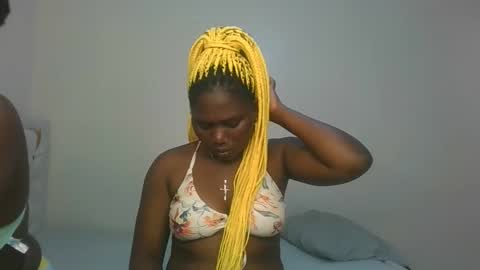 Snapshot of fine_melanie chatting on 12-20-25, 10:33 melanie online show from 12-20-25, 10:33