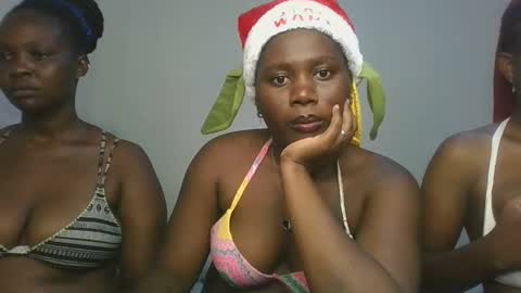 Snapshot of fine_melanie chatting on 12-21-25, 10:55 melanie online show from 12-21-25, 10:55