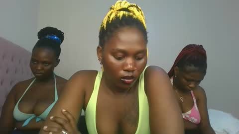 Snapshot of fine_melanie chatting on 01-18-26, 12:53 melanie online show from 01-18-26, 12:53