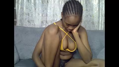 fine_queen12 online show from 05-25-26, 11:16
