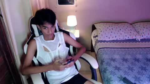 fineboii_rey18 online show from 12-16-25, 05:34