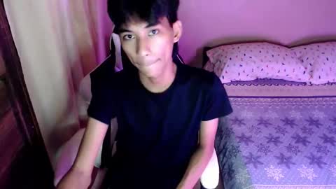fineboii_rey18 online show from 12-21-25, 05:03