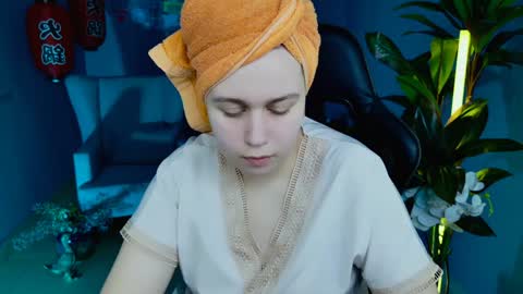 fiora online show from 12-07-24, 05:15