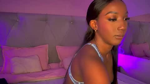 Fiorela Lenin  online show from 04-22-26, 06:09