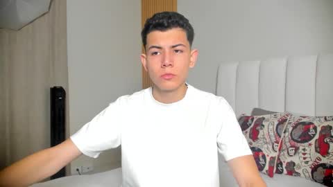 Nicolas online show from 11-24-25, 01:00