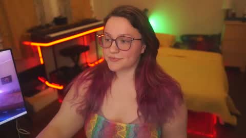 Snapshot of fireproofcuriousity chatting on 12-14-25, 06:41 Lio Roxy online show from 12-14-25, 06:41